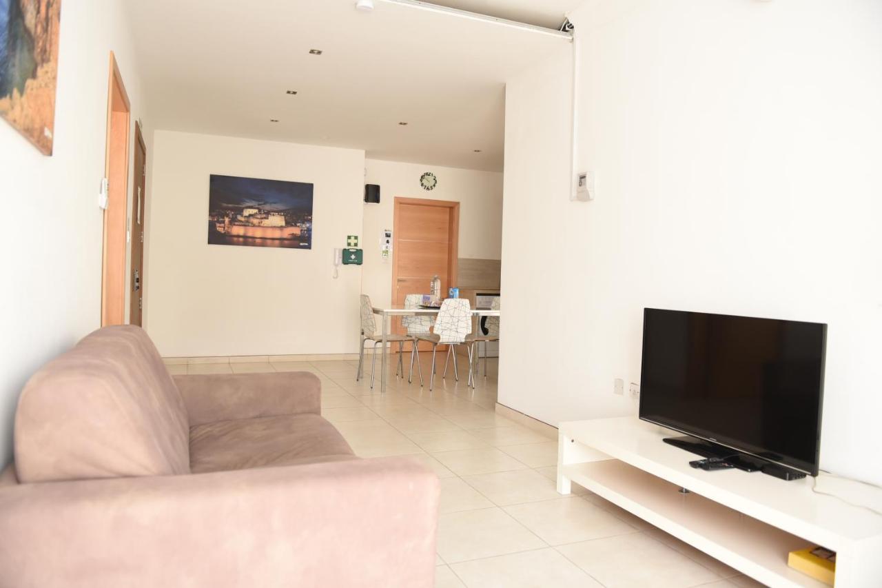 Hortensia 2 Bedroom Apartment St. Paul's Bay Ngoại thất bức ảnh