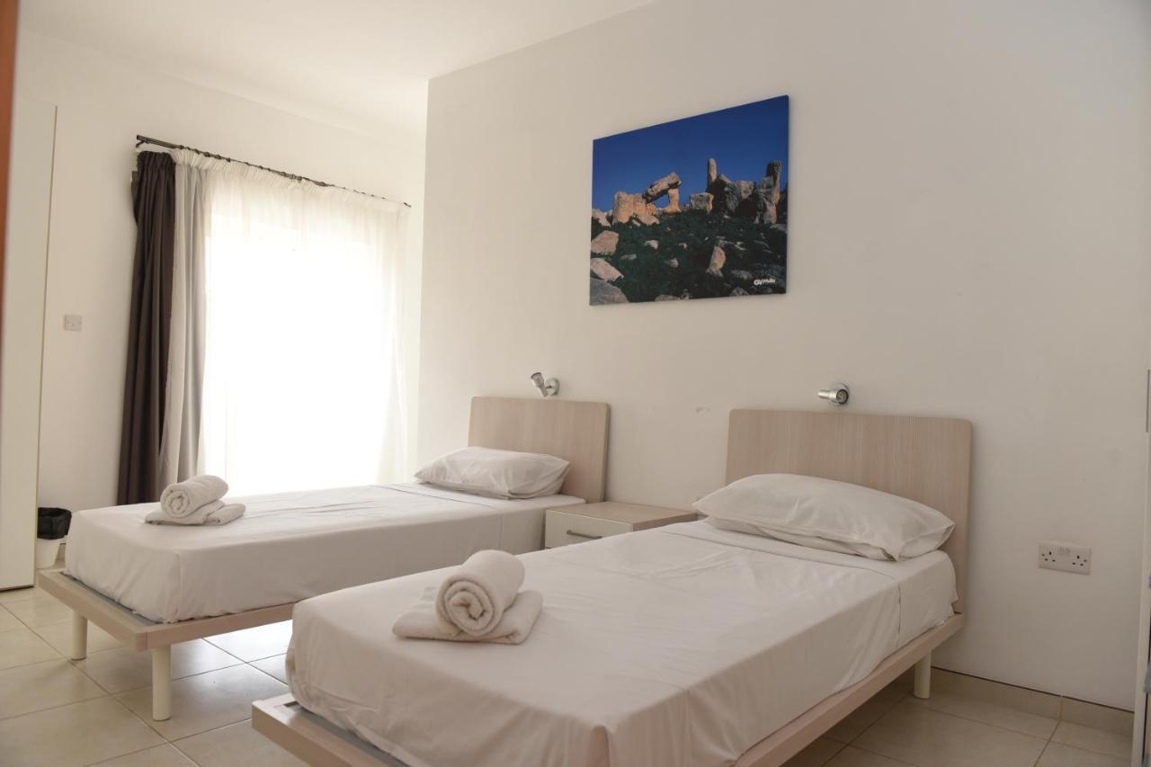 Hortensia 2 Bedroom Apartment St. Paul's Bay Ngoại thất bức ảnh